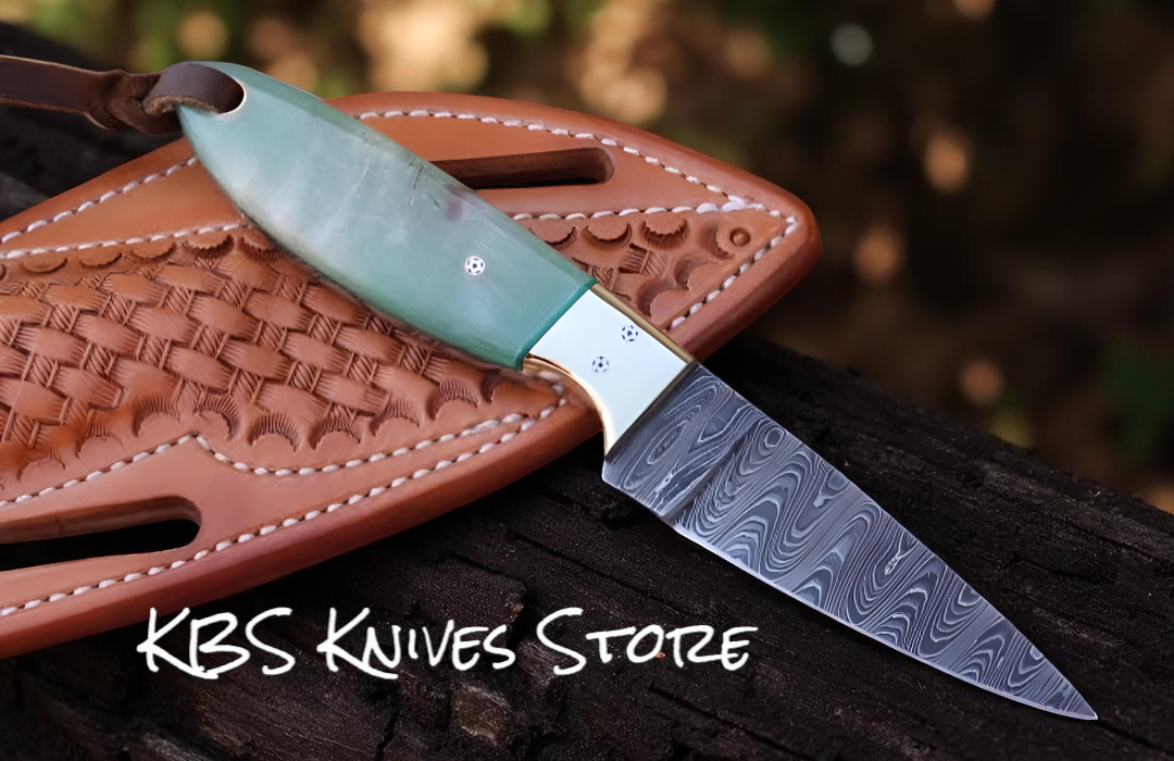 Handcrafted 3-Inch Damascus Steel Outdoor Utility Tool – Antique Sheep Horn Handle with Brass Detailing