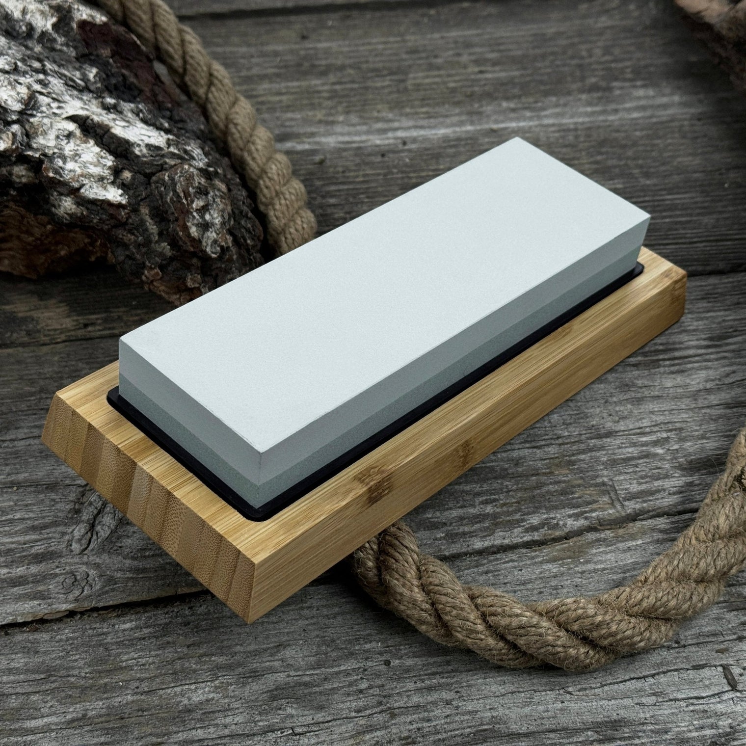 Double-Sided Sharpening Stone with Optional Wooden Stand – Grit #400 / #1000