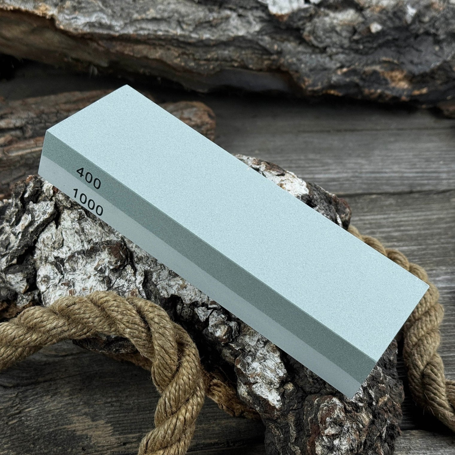 Double-Sided Sharpening Stone with Optional Wooden Stand – Grit #400 / #1000