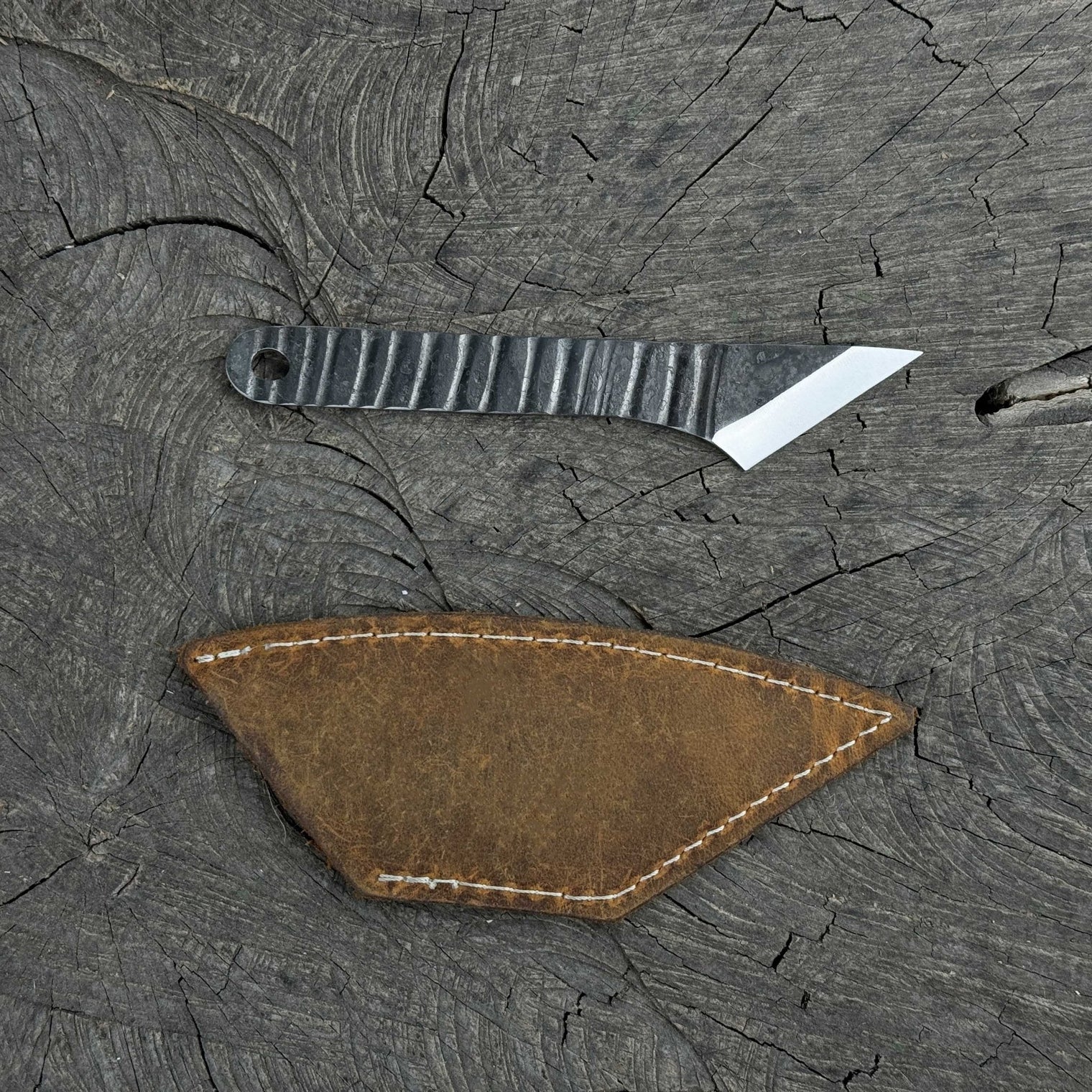 Hand-Forged Kiridashi Knife, 14 cm (5.51 inches) with Leather Sheath