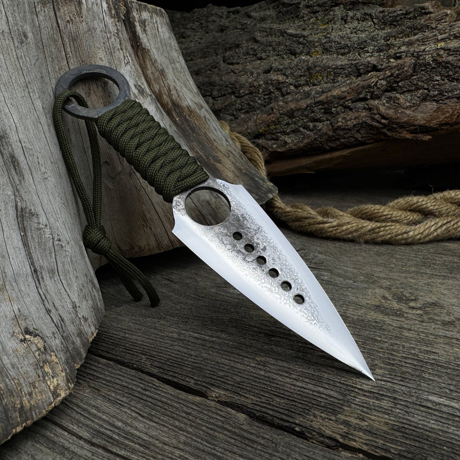 Hand-Forged Throwing Knife with Leather Belt Sheath, 19 cm (7.48 inches)