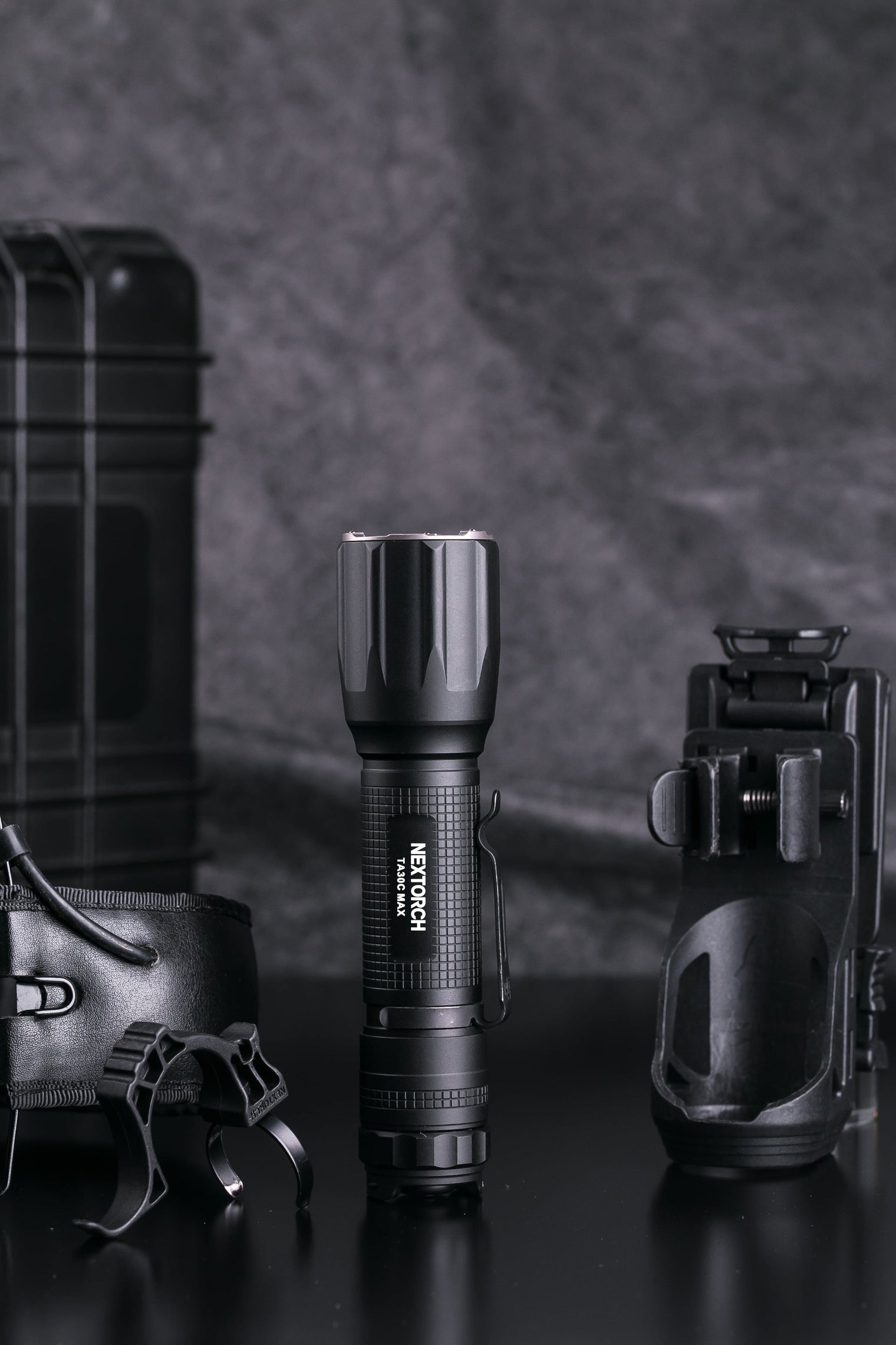 TA30C Max Outdoor Illumination Kit – 3000 Lumen High-Performance Flashlight Set