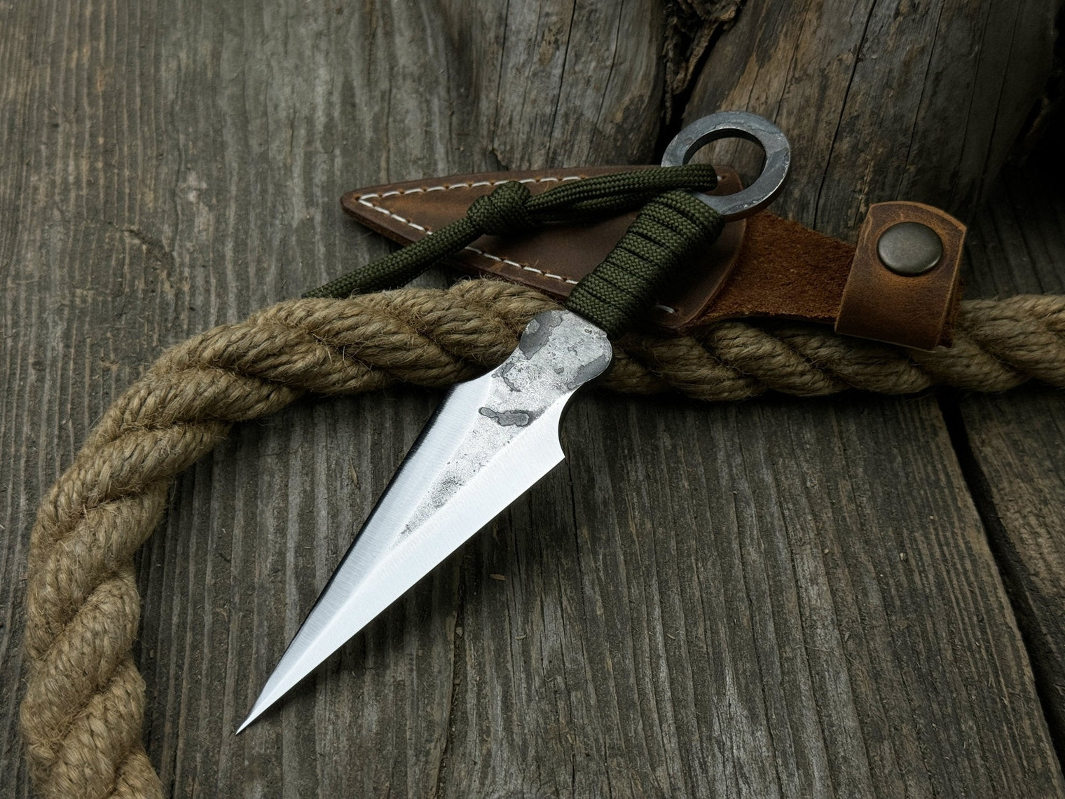 Throwing Knife with Leather Sheath, 16 cm (6.3 inches)