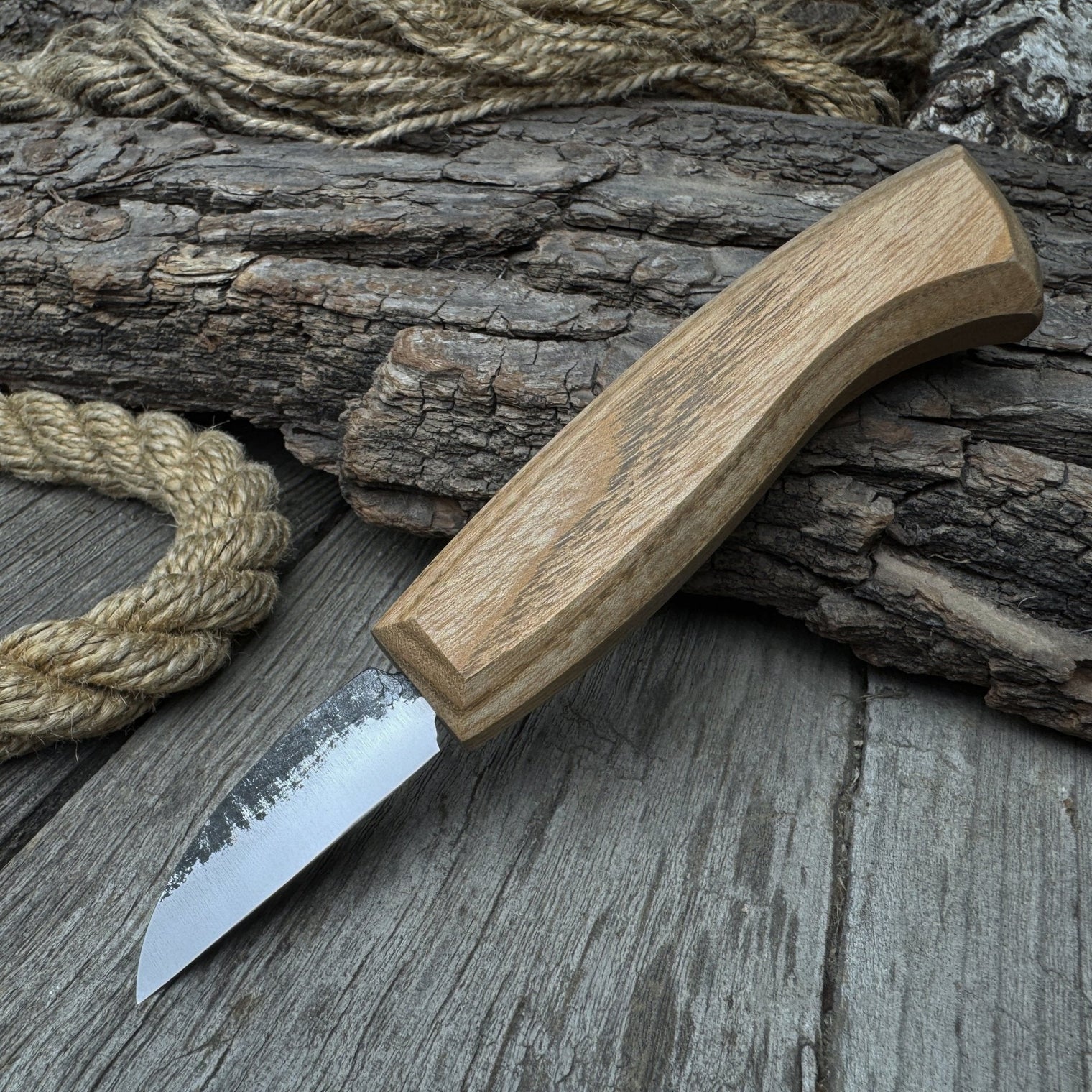 Detail Wood Carving Knife with Leather Sheath, Blade 5 cm (1.97 inches)