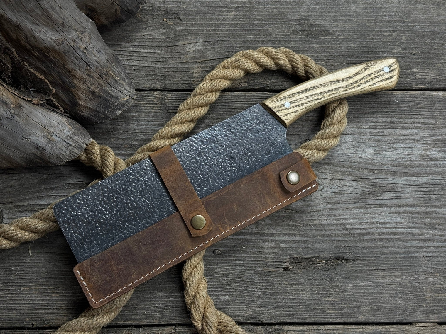 Hand-Forged Bushcraft Knife, 20.5 cm (8.07 inches)