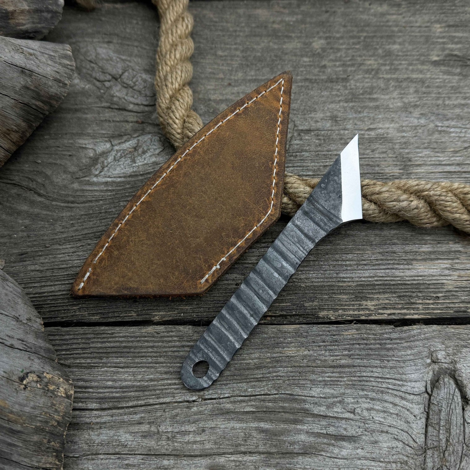 Hand-Forged Kiridashi Knife, 14 cm (5.51 inches) with Leather Sheath