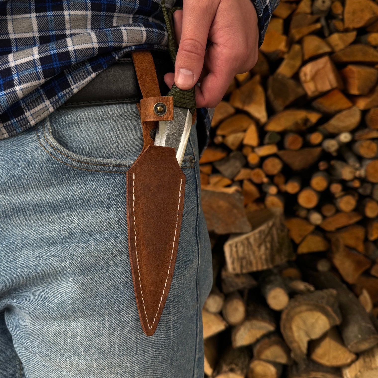 Hand-Forged Throwing Knife – 23 cm (9 in) with Leather Belt Sheath