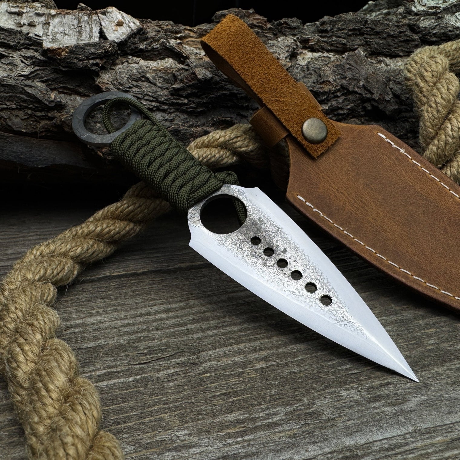 Hand-Forged Throwing Knife with Leather Belt Sheath, 19 cm (7.48 inches)