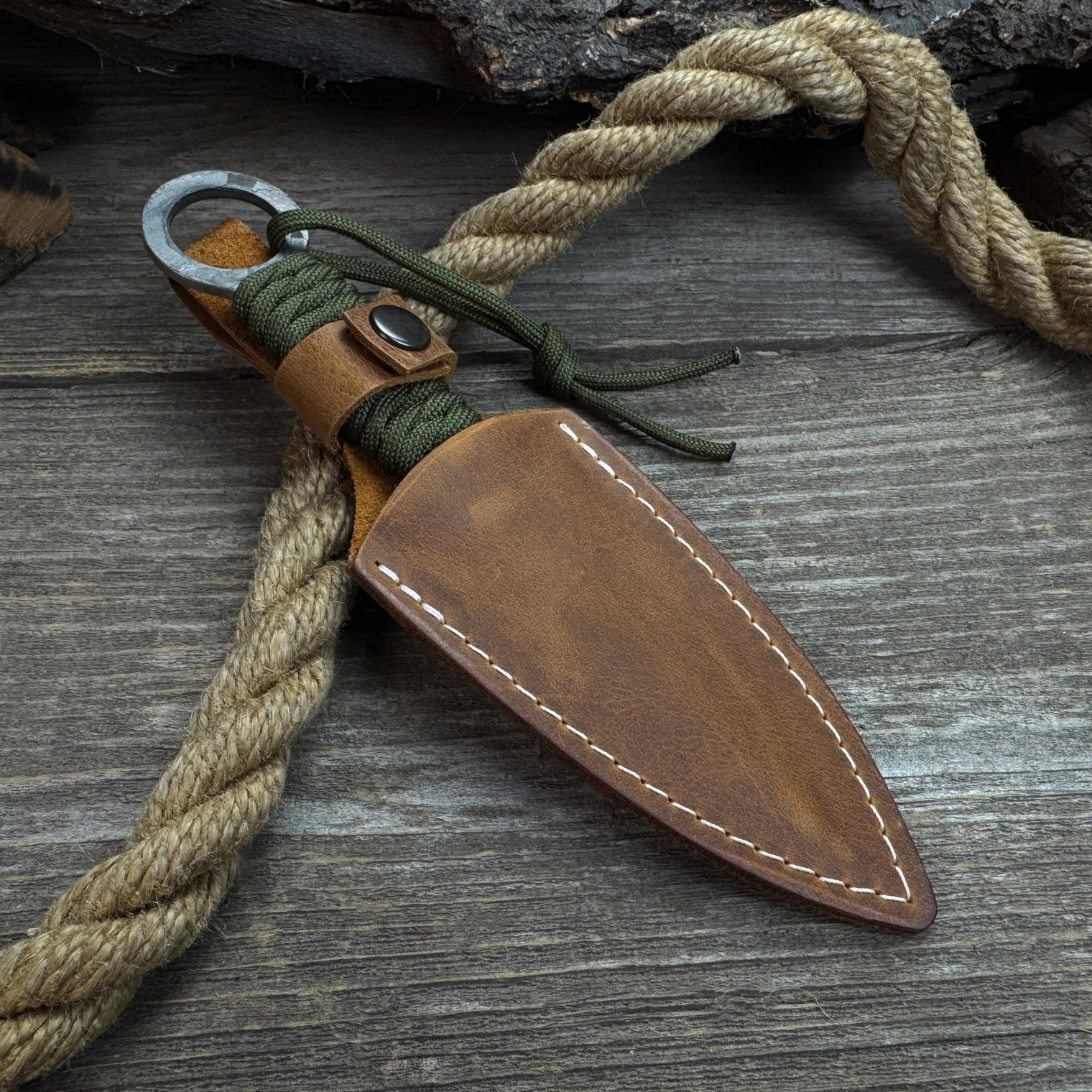 Hand-Forged Throwing Knife with Leather Belt Sheath, 19 cm (7.48 inches)